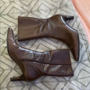 Eddie Bauer Heeled Boots size 7